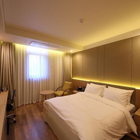 Benikea The H Hotel Hwaseong Екстер'єр фото