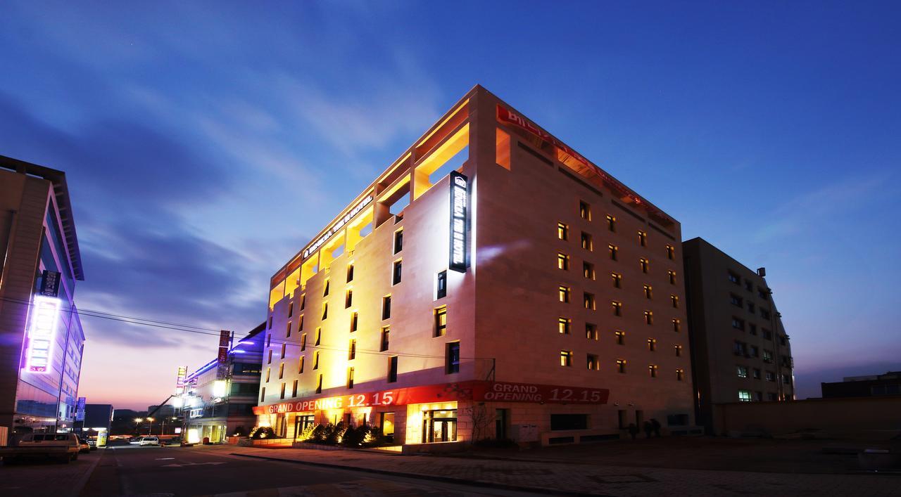 Benikea The H Hotel Hwaseong Екстер'єр фото